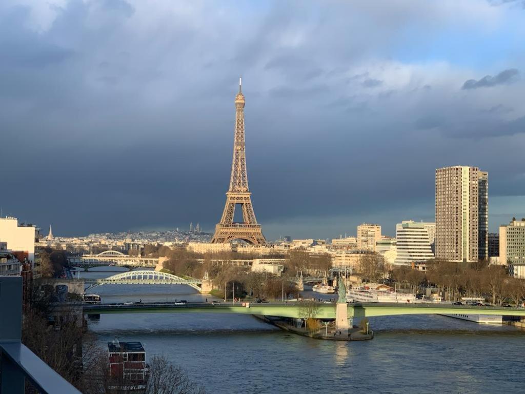 Appartement Vue Tour Eiffel Paris 16 Eme Exterior foto
